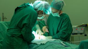 operasi hernia